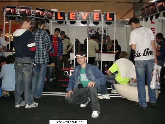 Useri - Boo! Roberto, 10G, BF, 17...end of story :D . Bi - Prezentare Useri